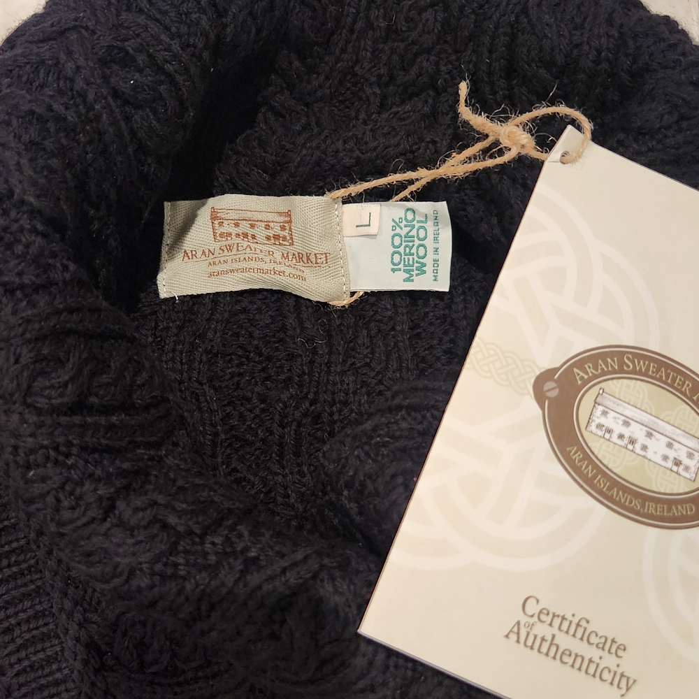 Elegant Aran Wool Coat - Picture 7 of 12